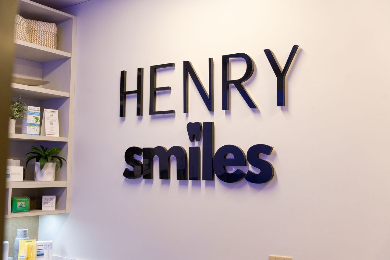dentist Houston office at Henry Smiles